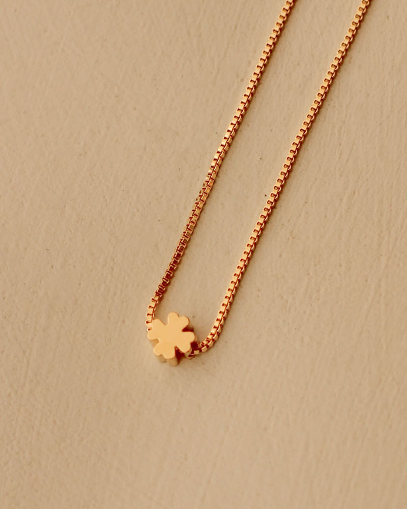 Colar-Trevo-Banhado-Ouro-18k-01